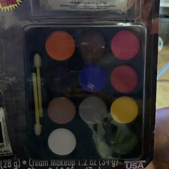 Halloween Makeup Set - Picture 2 of 3